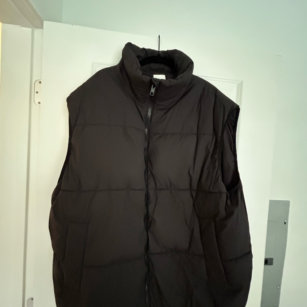 H&M Oversized Black Puffer Vest